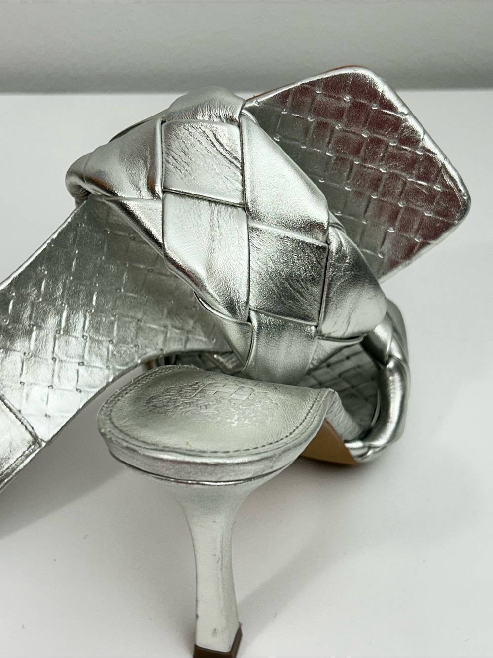 Vince Camuto Brelaune Silver Leather Braided Stiletto Slide Mules Size 9 - Picture 16 of 16